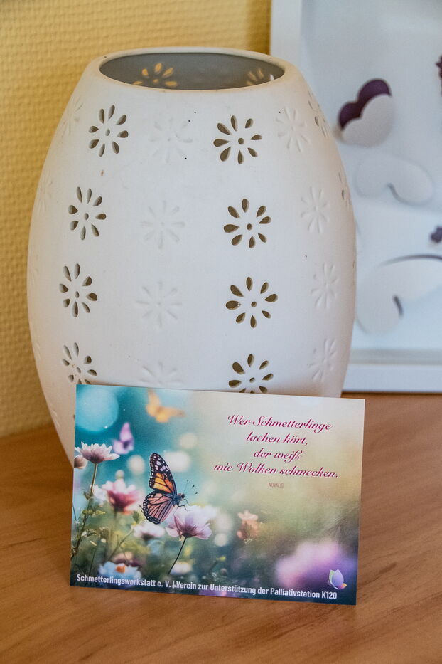 Der Raum der Stille steht für Gespräche, Begegnungen, Gebet und gemeinsames Schweigen offen.